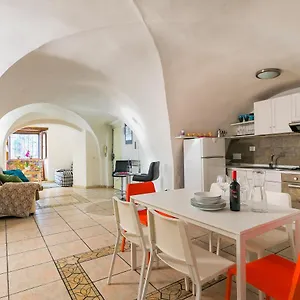 Appartamento Moro 50 - Loft In Trastevere, Roma